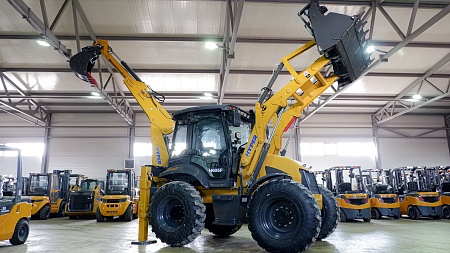  Экскаватор-погрузчик HYPER H695F арт. 10000018 низкие цены 