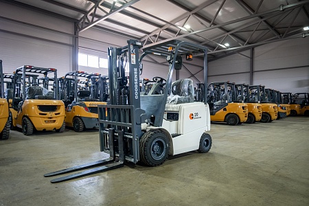  Электрический погрузчик GOODSENSE FB20Li 2,0т 3,0м литий 80в/150Ач Арт 734852 низкие цены 